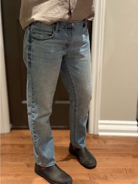 Gap 1969 Women's Light Wash Sexy Boyfriend Jeans